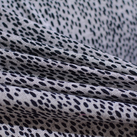 Animal Print 100% Polyester Chunky Knit Fabric, 153 cm — Grey