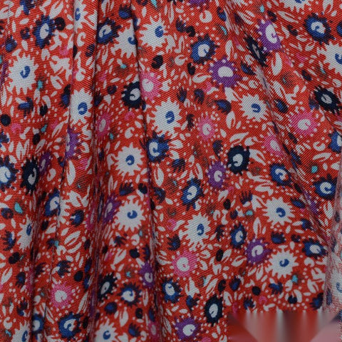 Red Flowers Woven, Viscose, 125 gsm, 140 cm
