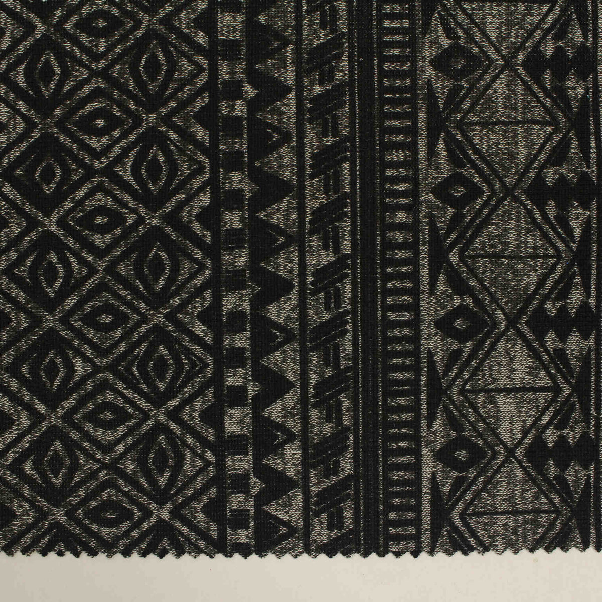 Black Geometric-Diamond Chunky Knit, Polyester, 170 gsm