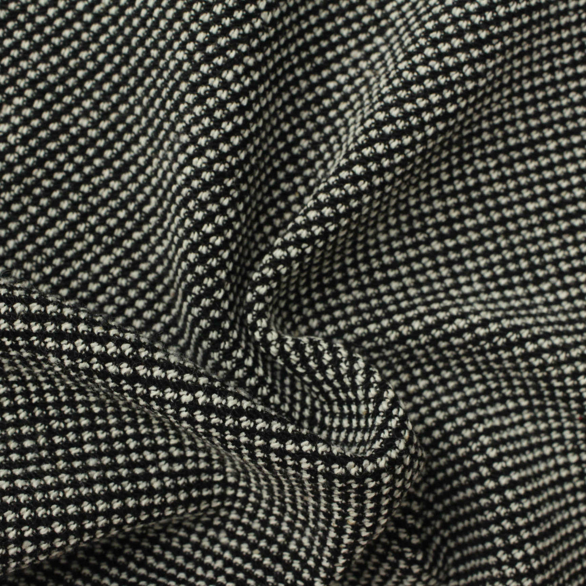 Black Geometric Chunky Knit, Polyester, 400 gsm
