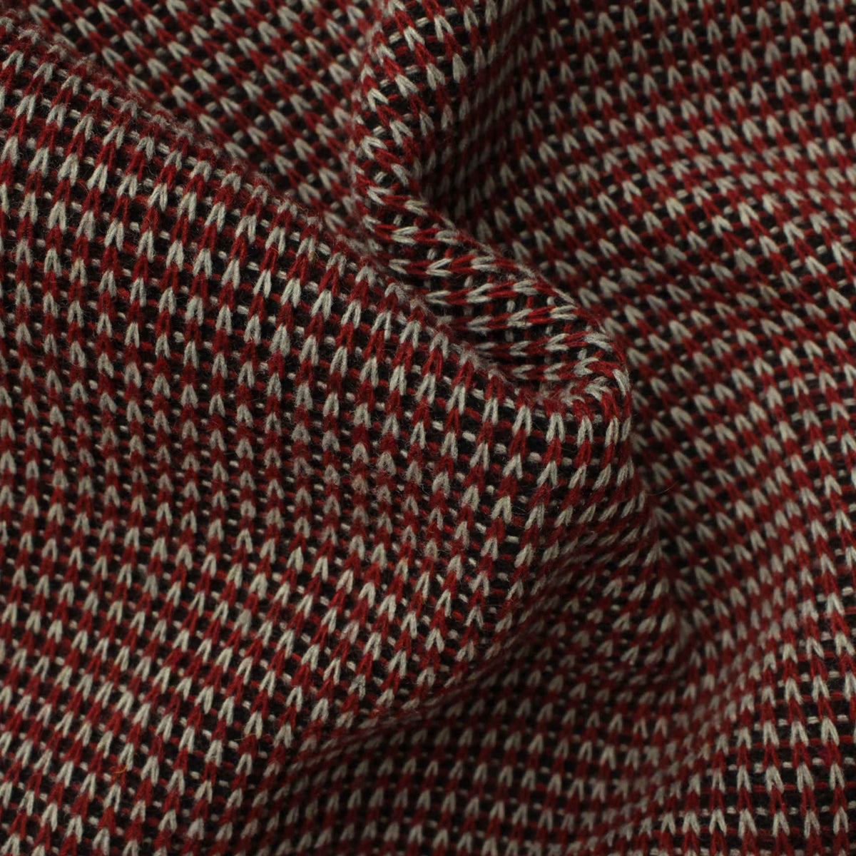 Jacquard 100% Polyester Chunky Knit Fabric, 380 gsm, 150 cm — Red