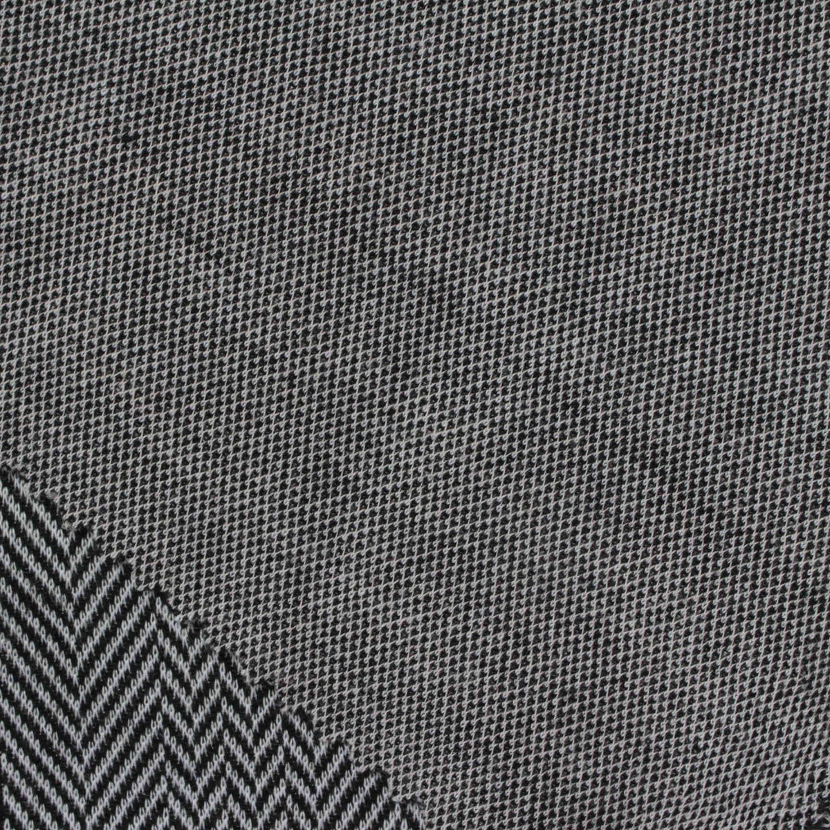 Black Houndstooth Jacquard, Polyester, 270 gsm, 162 cm