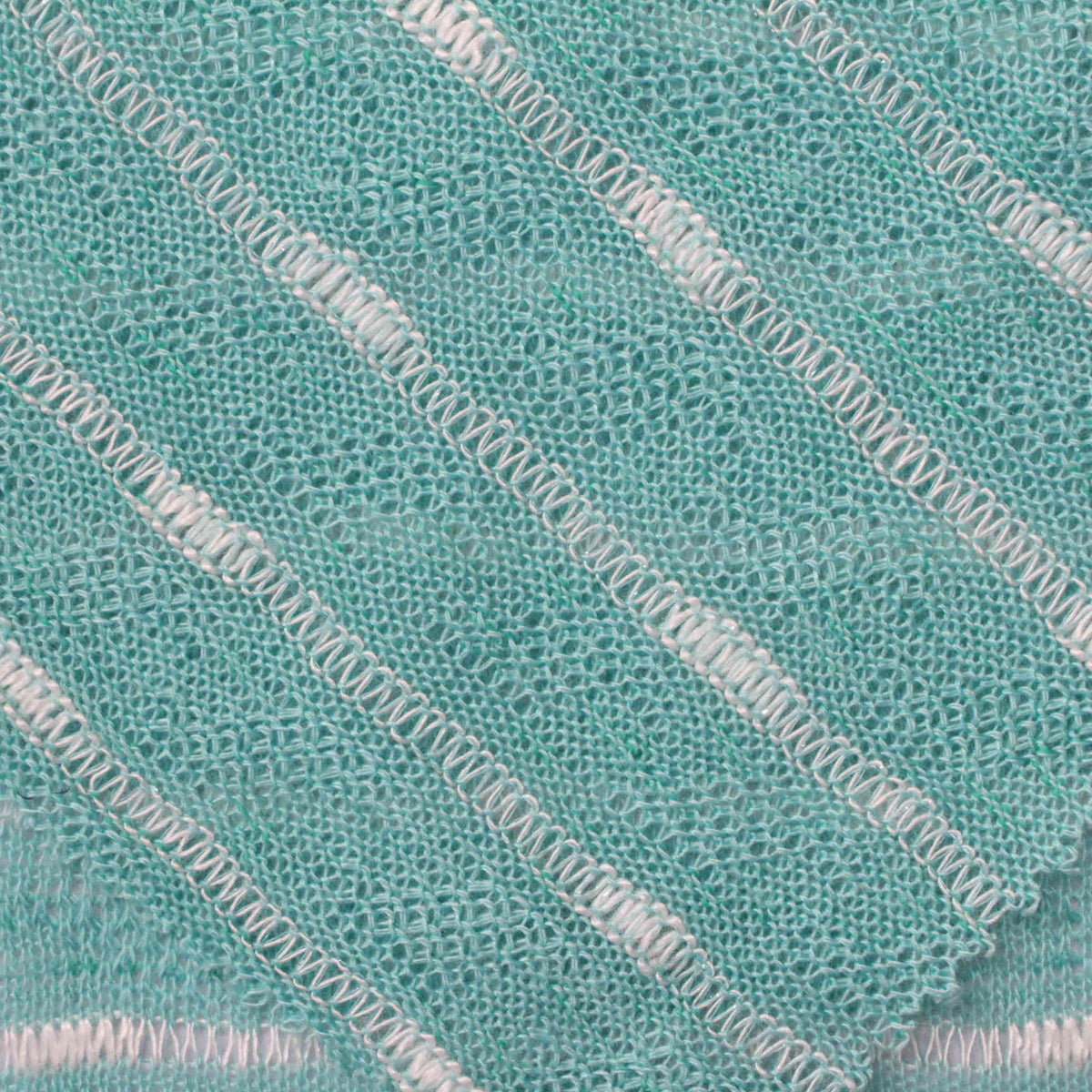 White Diagonal-Stripe Jacquard, 156 gsm