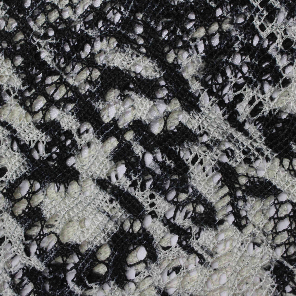 Animal Print 100% Polyester Warp Knit Fabric, 90 gsm, 160 cm — White