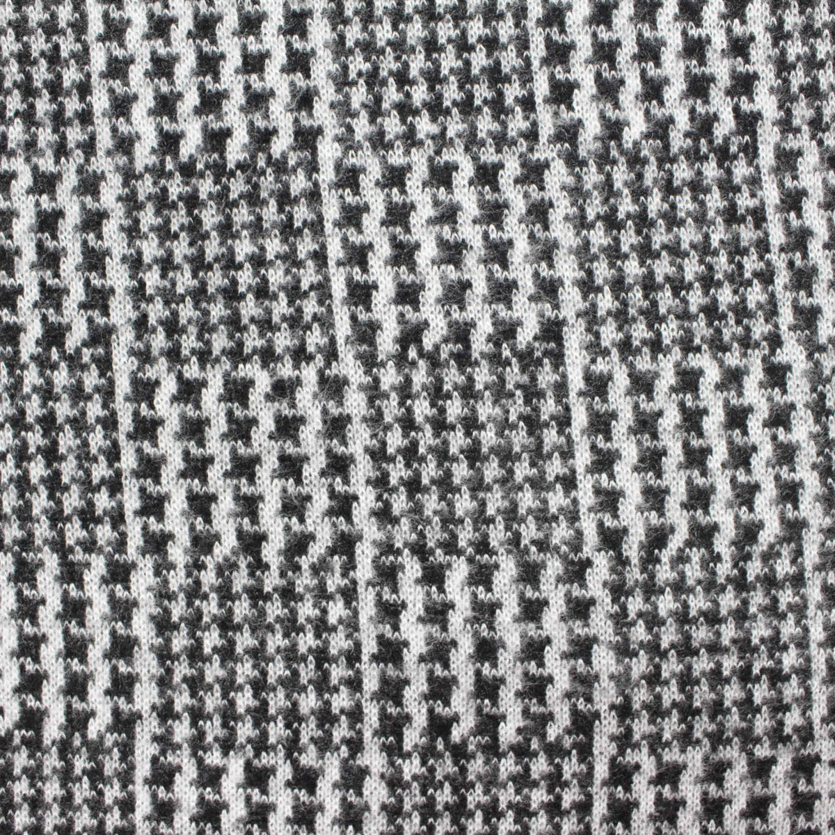 Black Houndstooth Chunky Knit, Viscose-Poly, 268 gsm