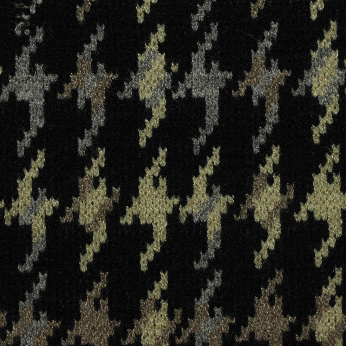 Black Houndstooth Chunky Knit, Viscose-Poly, 430 gsm