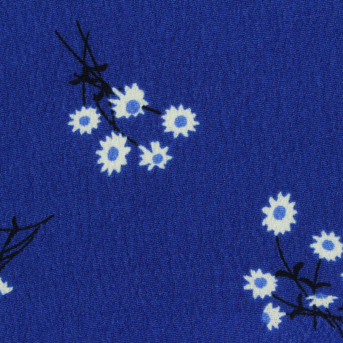 White Flowers Woven, Viscose, 145 gsm