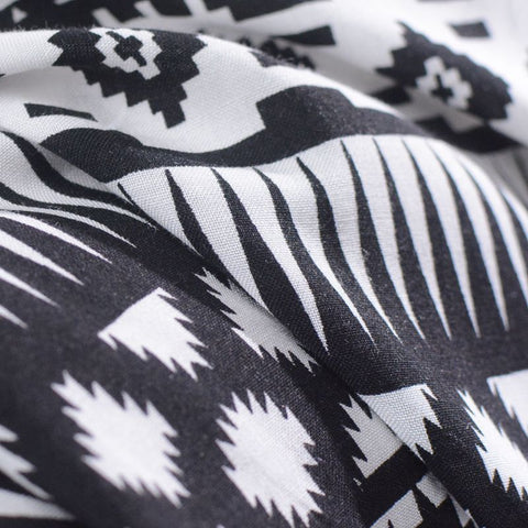 Black Geometric Woven, Viscose, 120 gsm, 142 cm, ref EF-7665