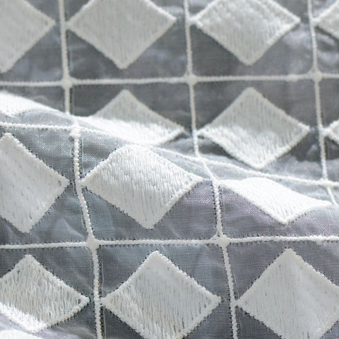 White Diamond Jacquard, Polyester