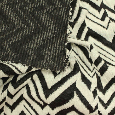 Black Zigzag Jacquard, Polyester, 215 gsm