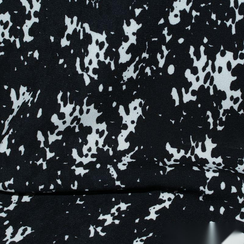 Black Abstract Linen-Look