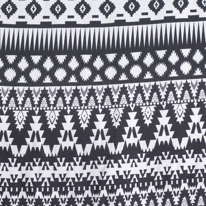 Black Geometric Woven, Viscose, 120 gsm, 142 cm, ref EF-7665