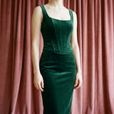 Polyester Stretch Velvet Fabric, 210 gsm, 150 cm — Green — mockup: dress bodycon