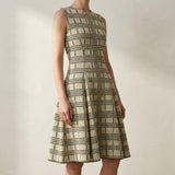 White Geometric Jacquard, Polyester, 402 gsm